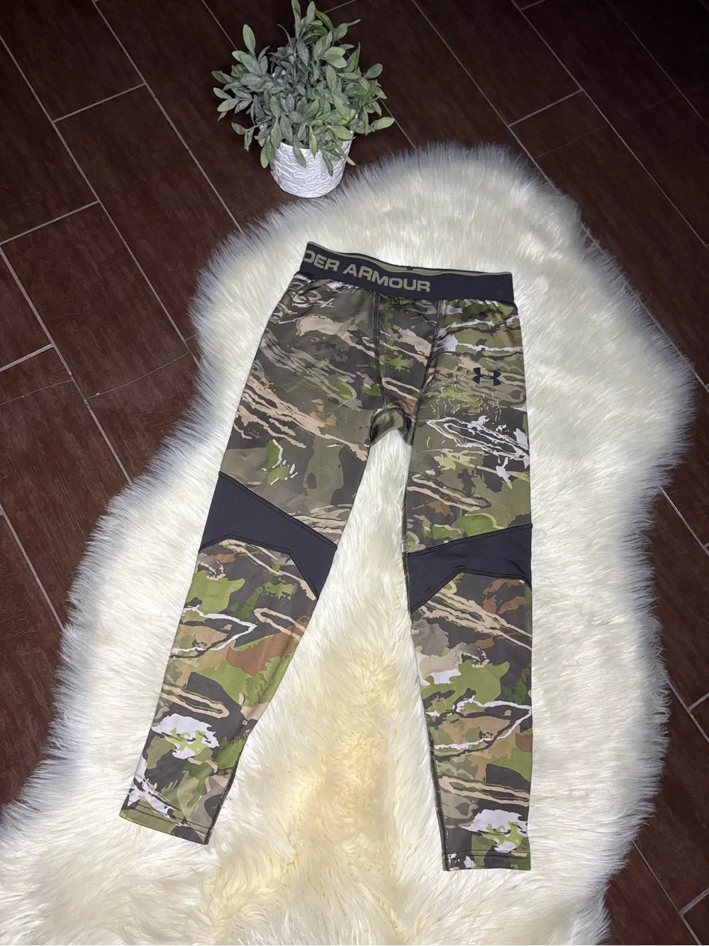 Under Armour Green Camo Performance Leggings Sz Youth large